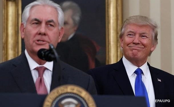 Трамп назвал Тиллерсона “глупым, как пробка”