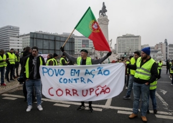 Протесты “желтых жилетов” добрались до Португалии
