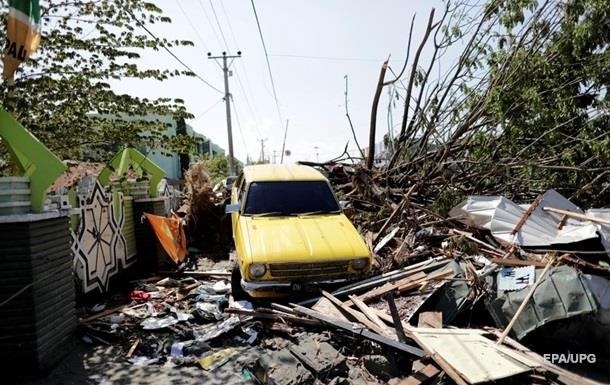 Число жертв цунами в Индонезии превысило 220 человек 1