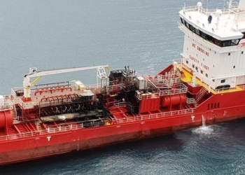 При взрыве на танкере у берегов Кипра пострадали двое моряков