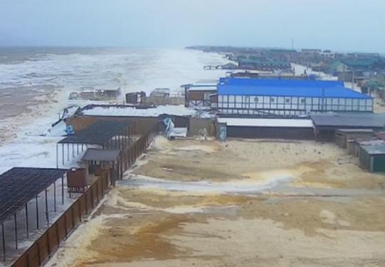 В Кирилловке разыгрался сильный шторм, ветер сносит крыши