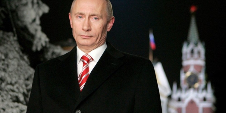 В сеть “слили” новогоднее поздравление Путина: менять его из-за трагедии в Магнитогорске не будут