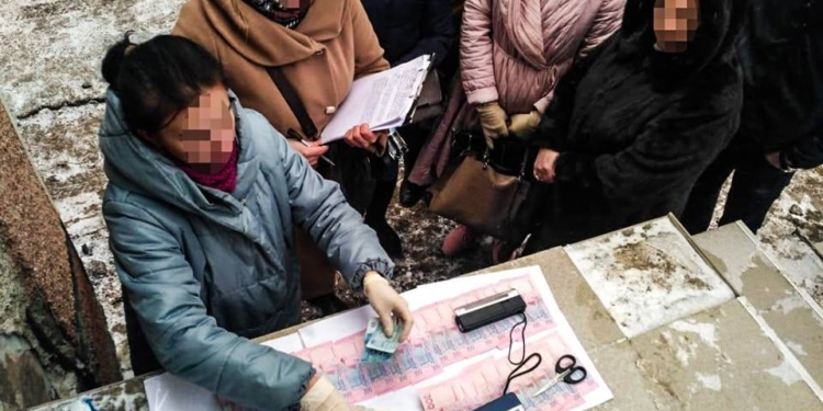 Чиновница Доманевской РГА на Николаевщине поймана на взятке в 8 тыс.грн.