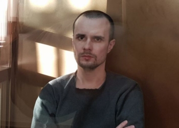 Российскому оппозиционеру дали 3,5 года по обвинению в связях с “Правым сектором”