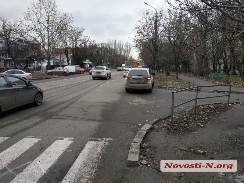 В Николаеве маршрутка сбила 17-летнего парня на пешеходном переходе 5