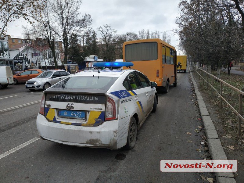 В Николаеве маршрутка сбила 17-летнего парня на пешеходном переходе 9