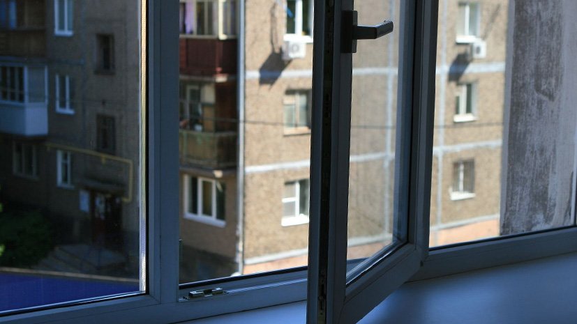 В Николаеве студент выпал из окна общежития. Его состояние оценивается как тяжелое 1