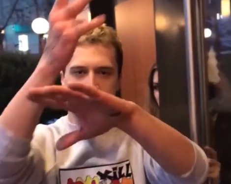 Нашелся босс Николаева: местный «рэпер» выкурил “косячок” на балконе мэрии