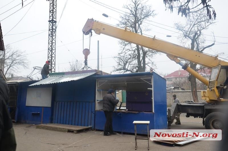 В Николаеве демонтируют большую часть рынка «Минутка» 25