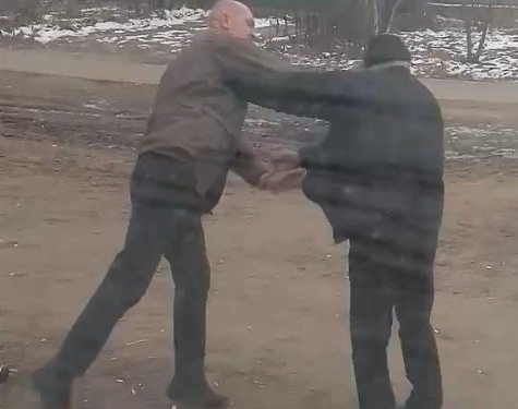 Николаевский маршрутчик избил пожилого пассажира из-за сделанного замечания