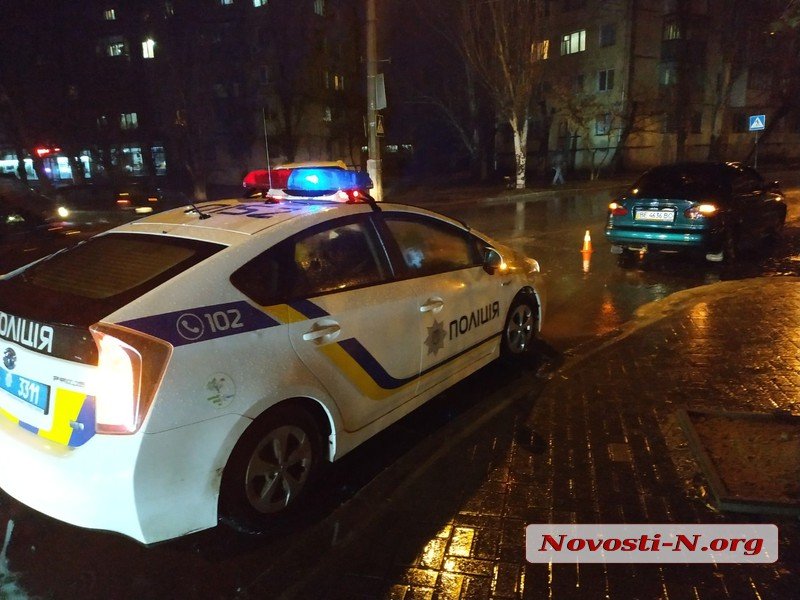 В Николаеве Daewoo Lanos на пешеходном переходе сбил девушку 7