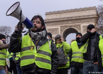Во время протестов “желтых жилетов” во Франции погиб уже десятый человек