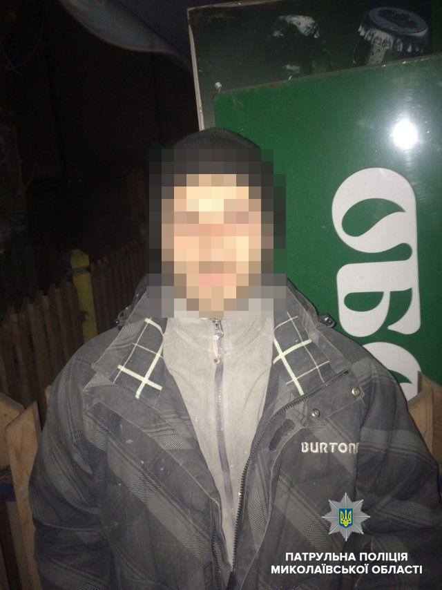 Патрульные по горячим следам задержали грабителя магазина в Николаеве, который пытался скрыться на внедорожнике 5