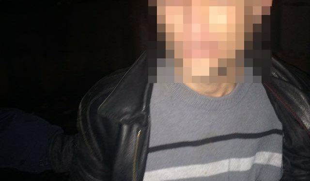 Патрульные по горячим следам задержали грабителя магазина в Николаеве, который пытался скрыться на внедорожнике