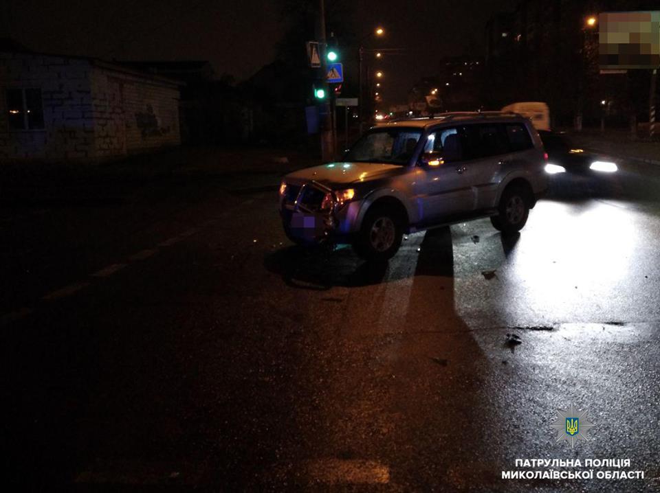 В Николаеве один водитель проигнорировал красный свет, а второй управлял автомобилем «под мухой». На перекрестке они «встретились» 1
