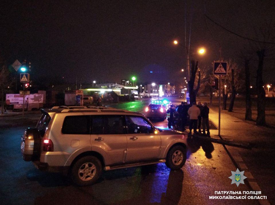 В Николаеве один водитель проигнорировал красный свет, а второй управлял автомобилем «под мухой». На перекрестке они «встретились» 3