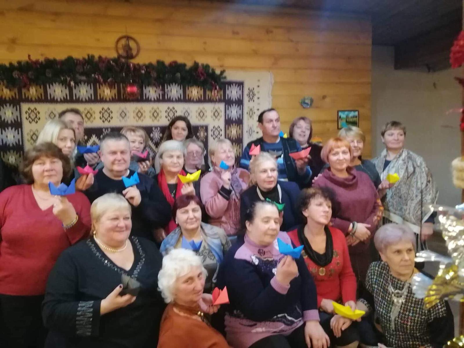 В поддержку пленных украинских моряков стартовал флешмоб «желто-голубой кораблик – на елку»