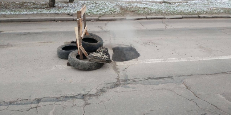 В Николаеве образовался провал на одной из ключевых дорог