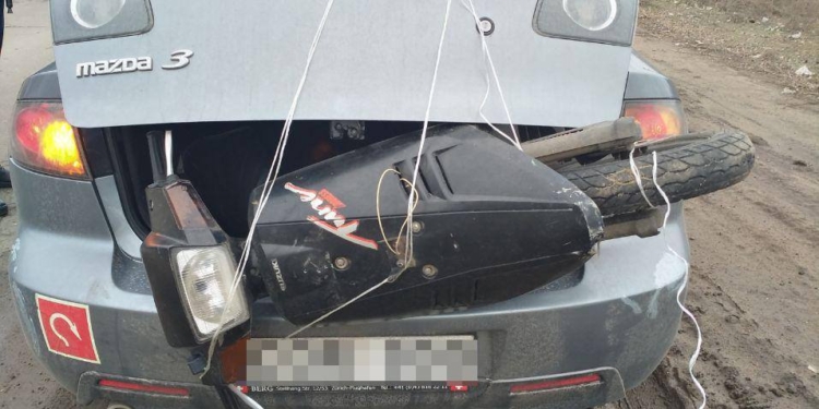 Знакомый попросил подвезти: похищенный мопед николаевские патрульные обнаружили в багажнике «Мазды»