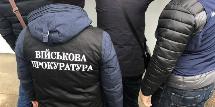 Заммэра Геническа  задержали при получении отката за покупку квартиры для сироты