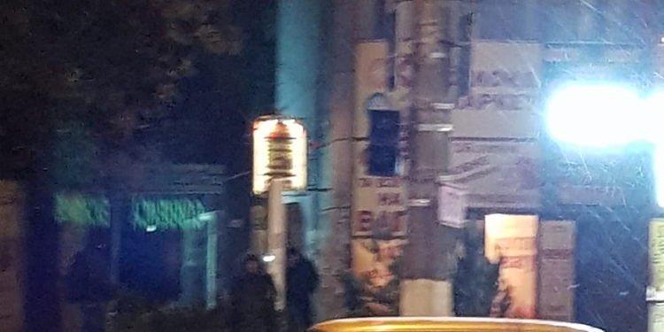 На проспекте Мира вторую неделю не могут наладить работу светофора