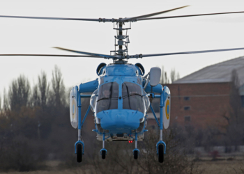 Николаевские военные авиаторы совершили первые полеты на новом вертолете Ка-226