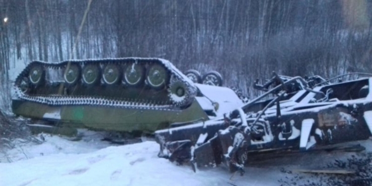 ОБНОВЛЕНО. Эшелон с танками сошел с рельсов в России. Возможно, это техника с Донбасса