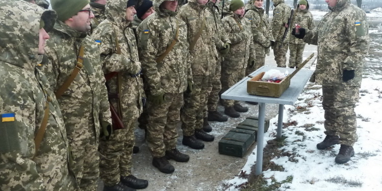 Для николаевских резервистов провели занятия по стрельбе и тактике ведения боя