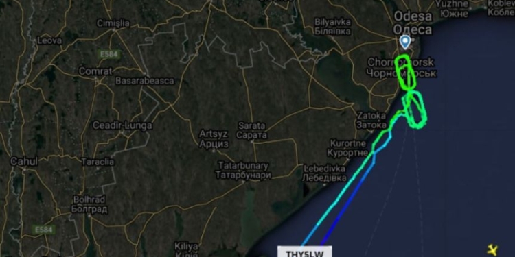 Полетел обратно. Из-за нерасчищенной от снега взлетно-посадочной полосы в Одессе не приземлился самолет из Стамбула