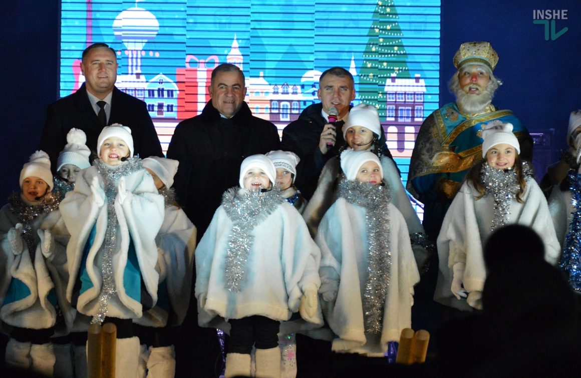 «Николаевская елка 2019»: на Соборной площади зажгли Главную городскую елку 23