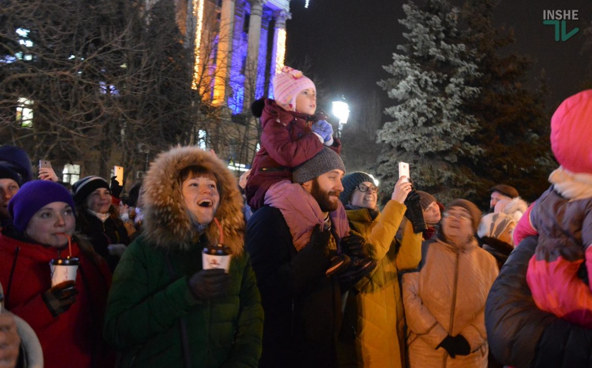 «Николаевская елка 2019»: на Соборной площади зажгли Главную городскую елку 27