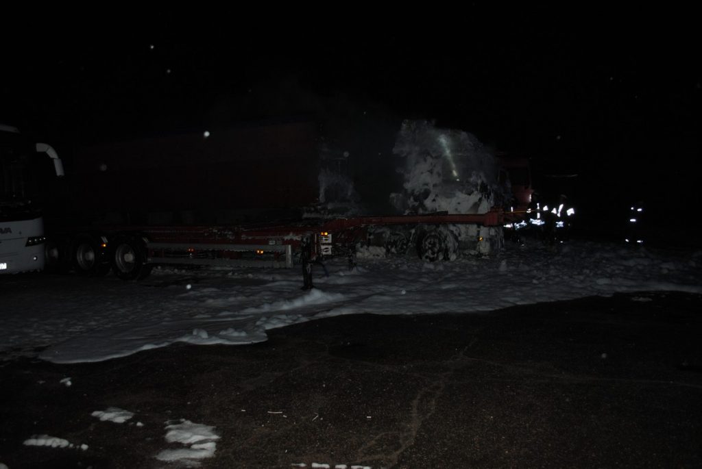 В Николаеве водитель грузовика сгорел вместе с автомобилем 5