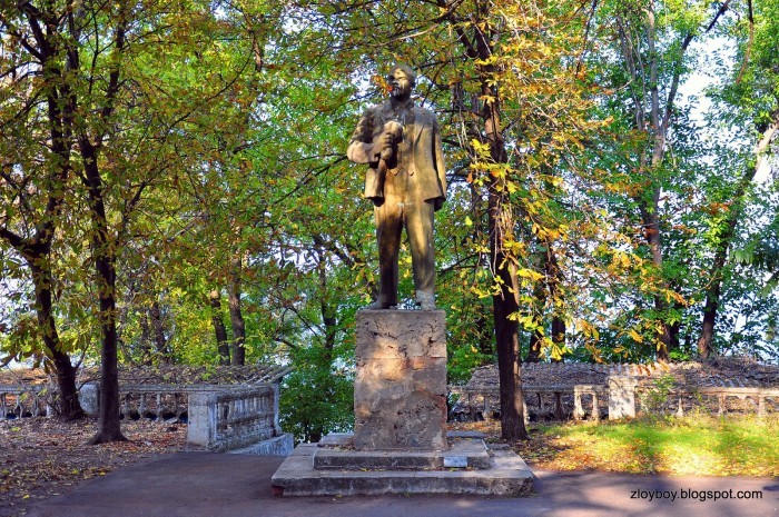 В Николаеве хотят снести очередной памятник Ленину, но не знают как 1