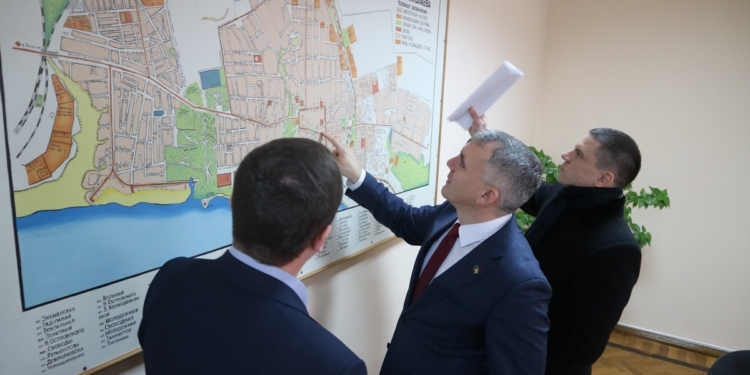 Рабочая группа за два месяца подготовит проект мостового перехода в Корабельном районе