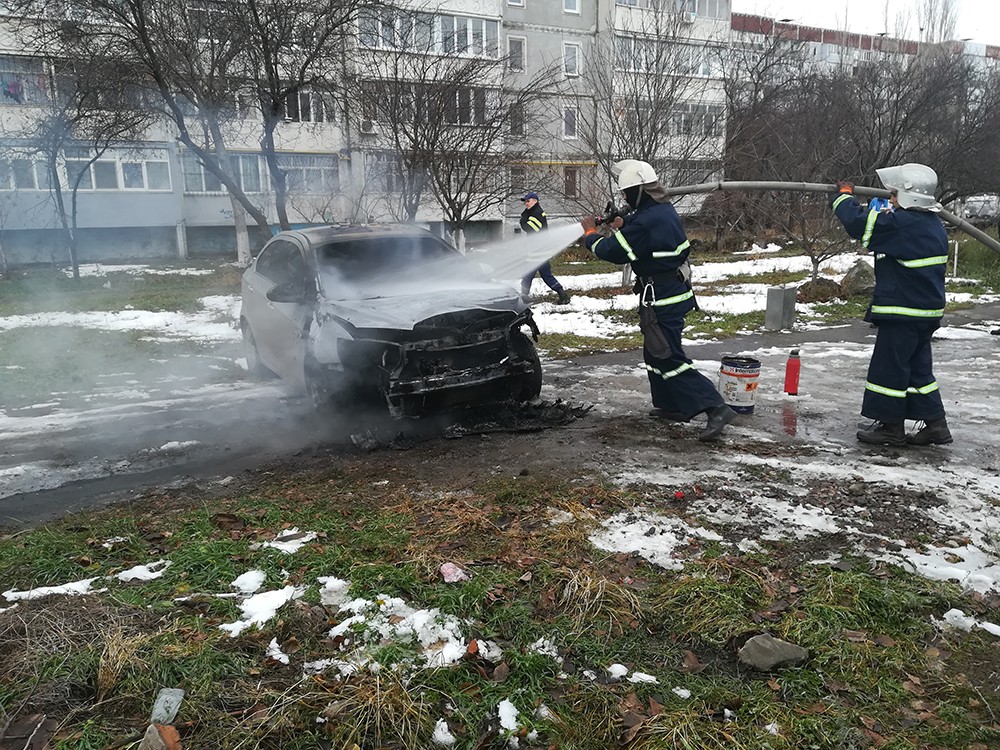 В Николаеве водитель грузовика сгорел вместе с автомобилем 9