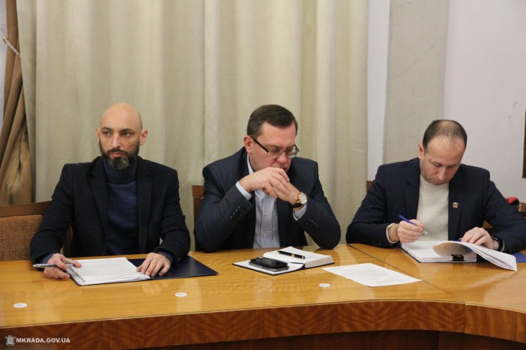 Руководители районных администраций отчитались, как они борются с незаконной рекламой в Николаеве 3