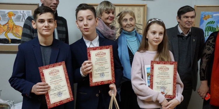 Музей Верещагина открыл XIV биеннале детского творчества «Мир вокруг тебя», а маленькие художники присоединились к «Эстафете единения»