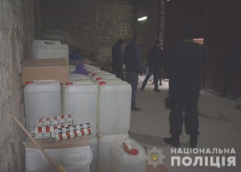 В Николаеве задержана группировка, которая наладила бизнес по продаже поддельного алкоголя