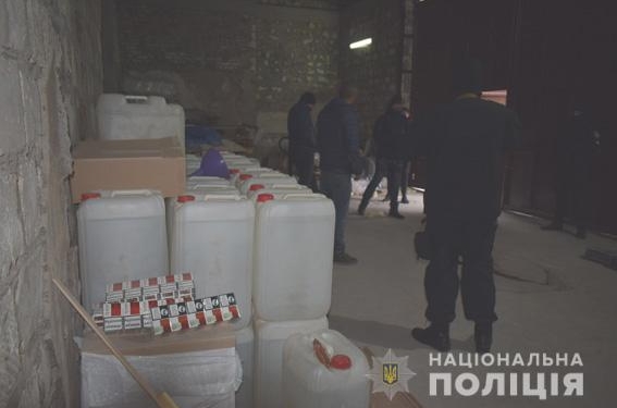 В Николаеве задержана группировка, которая наладила бизнес по продаже поддельного алкоголя