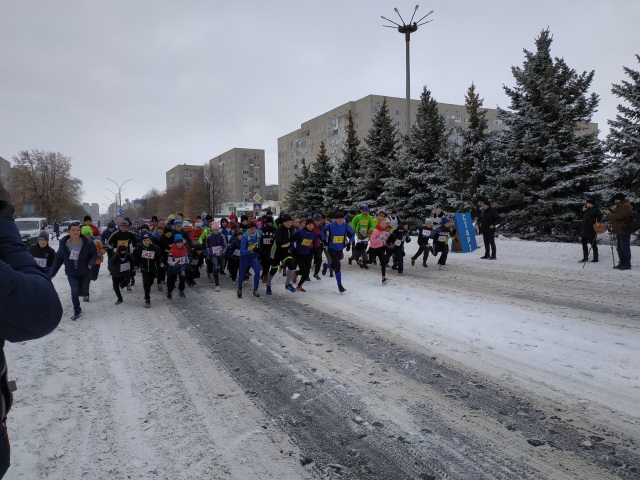 В Южноукраинске около 100 бегунов из 8 городов приняли участие в легкоатлетическом пробеге, посвященном Дню энергетика 9