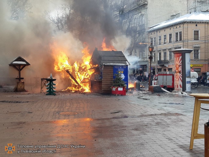 Взрыв и пожар во Львове: число пострадавших возросло до пяти, ярмарку закрыли 1