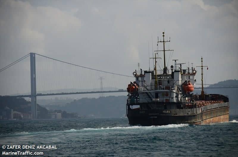 В Черном море на мель село судно, которое незаконно заходило в аннексированный Крым 3