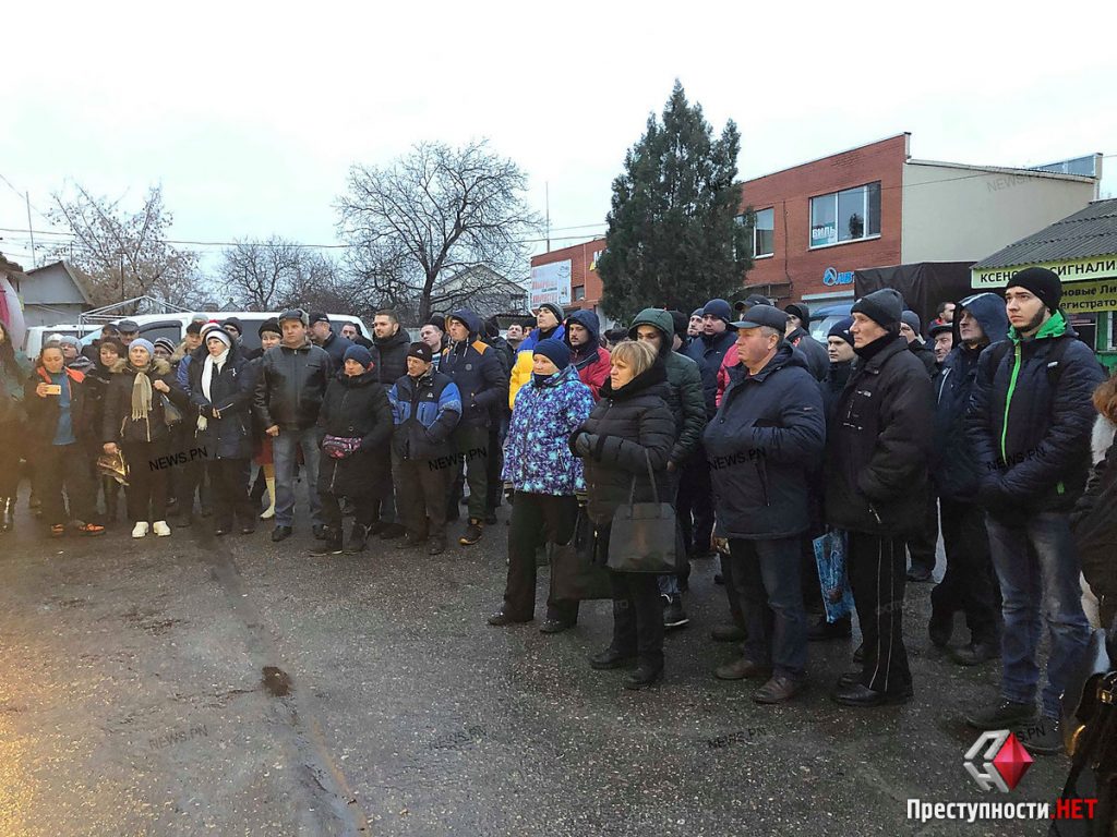 В Николаеве митинговали против закрытия авторынка и стройки стоянки на 6-й Слободской 1