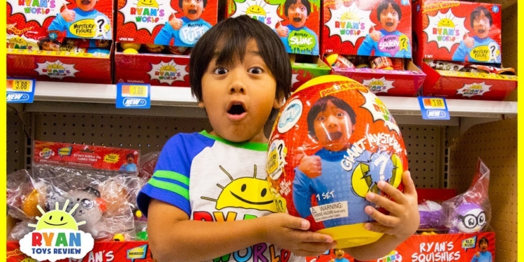 Forbes составил рейтинг самых высокооплачиваемых видеоблогеров. Его возглавил семилетний мальчик