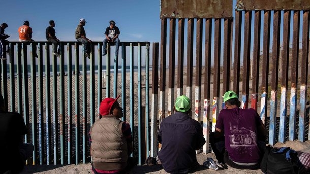 Ультиматум “каравана мигрантов” Трампу: 50 тыс. долларов за отказ от прорыва в США