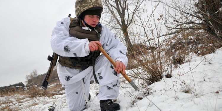 На Донбассе оккупанты 5 раз обстреляли позиции ООС, один украинский боец был ранен