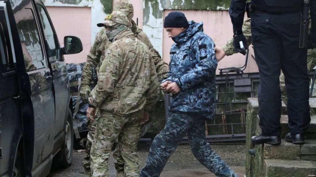 Семьям украинских моряков выплатили по 100 тысяч гривен 1