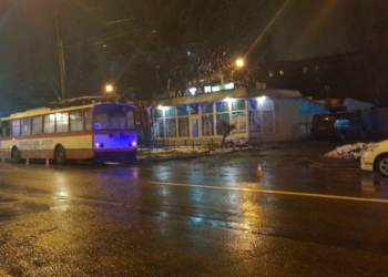 Пьяная женщина попала под колеса троллейбуса в Николаеве