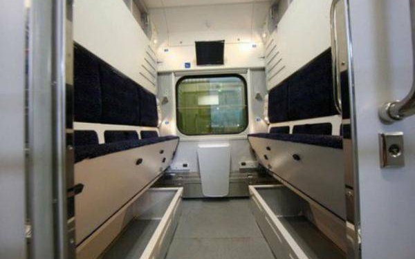 После праздников в состав поезда Николаев-Киев-Ровно будут включены новые штабные вагоны