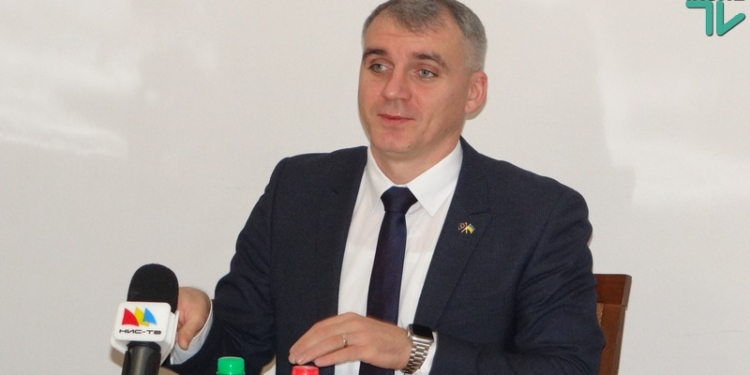 Зарплата мэра Николаева меньше, чем у начальников отделов. «Я мог бы претендовать на какой-нибудь религиозный сан», – Александр Сенкевич